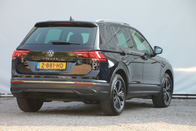 VOLKSWAGEN TIGUAN 1.5 TSI DSG Active - 150 pk **Camera / ACC / Led / Carplay, Autobedrijf Ploemen Meerssen BV, Meerssen