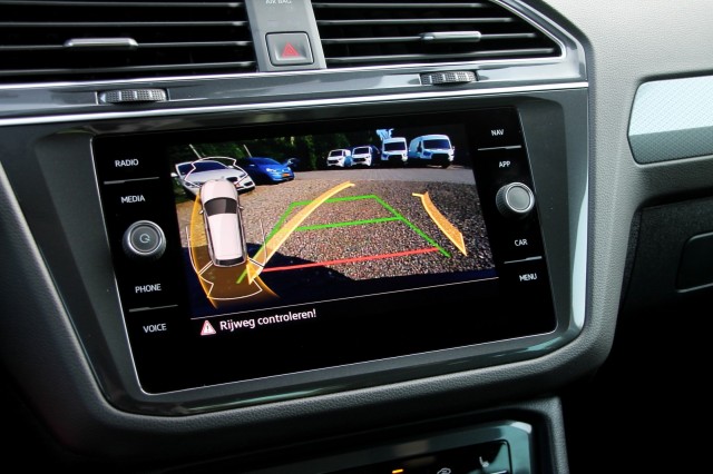 VOLKSWAGEN TIGUAN 1.5 TSI DSG Active - 150 pk **Camera / ACC / Led / Carplay, Autobedrijf Ploemen Meerssen BV, Meerssen