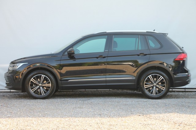 VOLKSWAGEN TIGUAN 1.5 TSI DSG Active - 150 pk **Camera / ACC / Led / Carplay, Autobedrijf Ploemen Meerssen BV, Meerssen