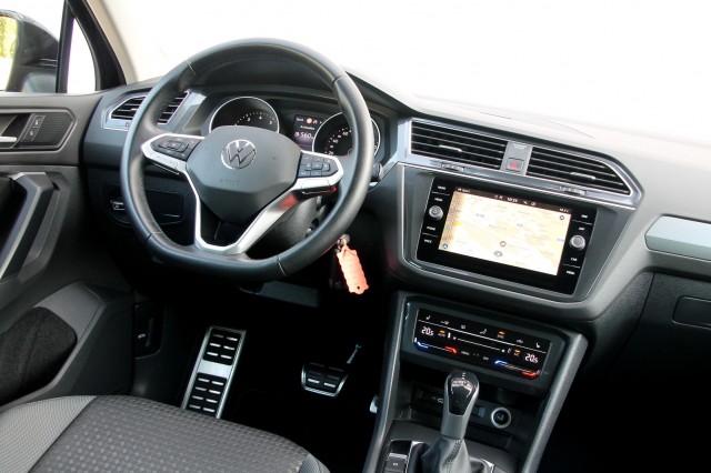 VOLKSWAGEN TIGUAN 1.5 TSI DSG Active - 150 pk **Camera / ACC / Led / Carplay, Autobedrijf Ploemen Meerssen BV, Meerssen