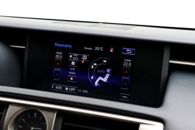 LEXUS IS 300H First Edition - 223 pk **Dealeronderhouden / Camera / Navi, Autobedrijf Ploemen Meerssen BV, Meerssen