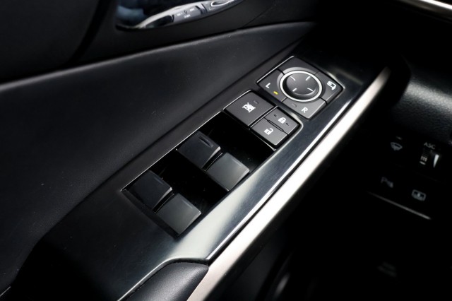 LEXUS IS 300H First Edition - 223 pk **Dealeronderhouden / Camera / Navi, Autobedrijf Ploemen Meerssen BV, Meerssen