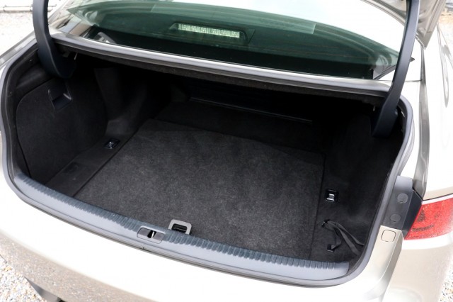 LEXUS IS 300H First Edition - 223 pk **Dealeronderhouden / Camera / Navi, Autobedrijf Ploemen Meerssen BV, Meerssen