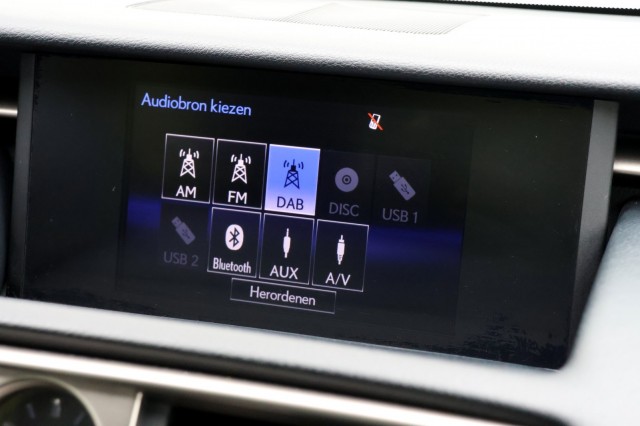 LEXUS IS 300H First Edition - 223 pk **Dealeronderhouden / Camera / Navi, Autobedrijf Ploemen Meerssen BV, Meerssen