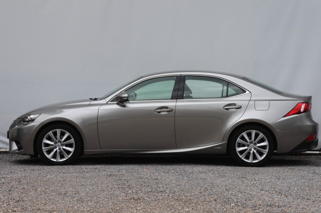 LEXUS IS 300H First Edition - 223 pk **Dealeronderhouden / Camera / Navi, Autobedrijf Ploemen Meerssen BV, Meerssen