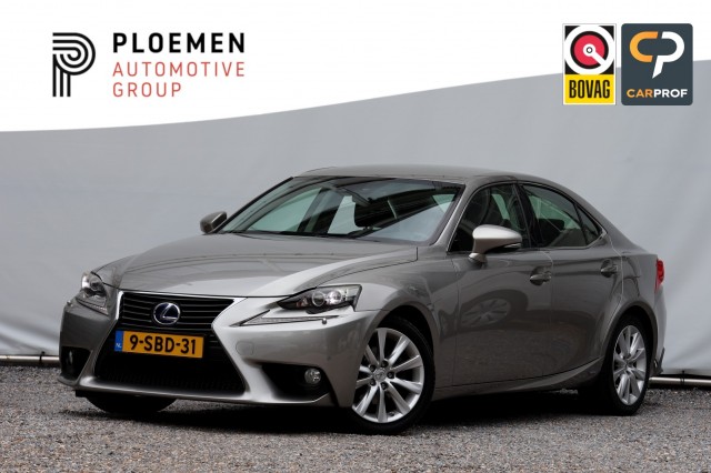 LEXUS IS - 300H First Edition - 223 pk **Dealeronderhouden / Camera / Navi