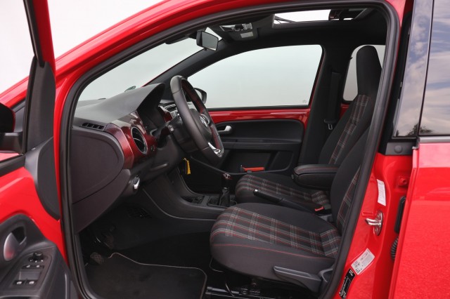 VOLKSWAGEN UP 1.0 TSI GTI - 116 pk **Pano / Dealeronderhouden / Stoelverwarming, Autobedrijf Ploemen Meerssen BV, Meerssen