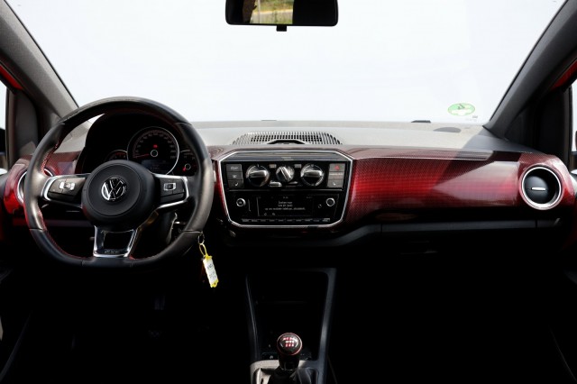 VOLKSWAGEN UP 1.0 TSI GTI - 116 pk **Pano / Dealeronderhouden / Stoelverwarming, Autobedrijf Ploemen Meerssen BV, Meerssen