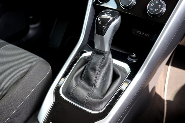 VOLKSWAGEN T-ROC 1.5 TSI DSG Life - 150 pk **Carplay / Led / ACC, Autobedrijf Ploemen Meerssen BV, Meerssen