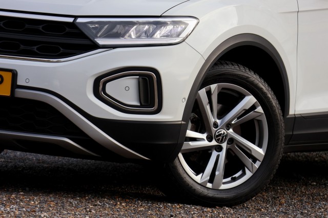 VOLKSWAGEN T-ROC 1.5 TSI DSG Life - 150 pk **Carplay / Led / ACC, Autobedrijf Ploemen Meerssen BV, Meerssen