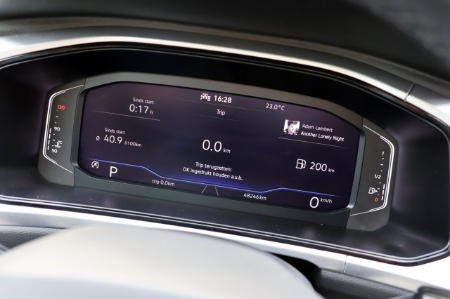 VOLKSWAGEN T-ROC 1.5 TSI DSG Life - 150 pk **Carplay / Led / ACC, Autobedrijf Ploemen Meerssen BV, Meerssen