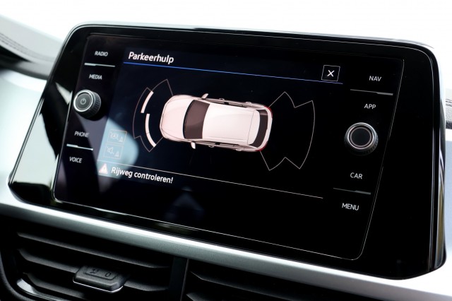 VOLKSWAGEN T-ROC 1.5 TSI DSG Life - 150 pk **Carplay / Led / ACC, Autobedrijf Ploemen Meerssen BV, Meerssen