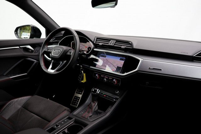 AUDI Q3 SPORTBACK 45 TFSIe S-Line - 245 pk **Trekhaak / Camera / Zwart optiek, Autobedrijf Ploemen Meerssen BV, Meerssen