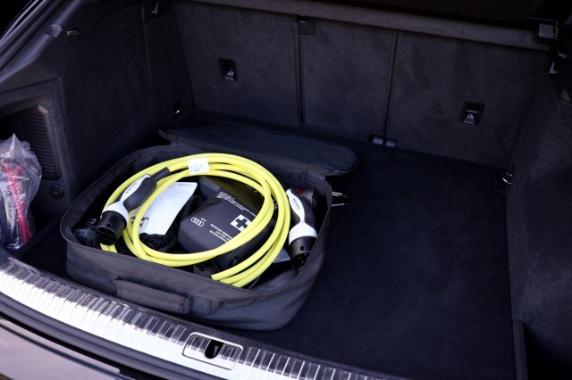 AUDI Q3 Sportback 45 TFSIe S-Line - 245 pk **Camera / Trekhaak / Navi, Autobedrijf Ploemen Meerssen BV, Meerssen