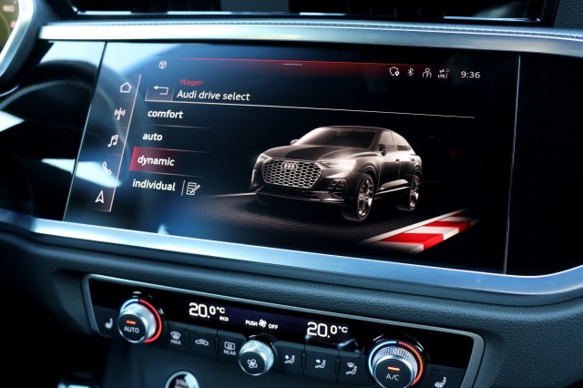 AUDI Q3 Sportback 45 TFSIe S-Line - 245 pk **Camera / Trekhaak / Navi, Autobedrijf Ploemen Meerssen BV, Meerssen