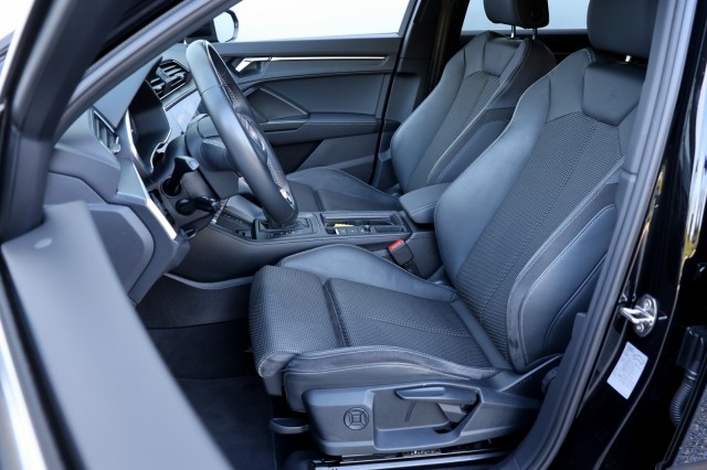 AUDI Q3 Sportback 45 TFSIe S-Line - 245 pk **Camera / Trekhaak / Navi, Autobedrijf Ploemen Meerssen BV, Meerssen