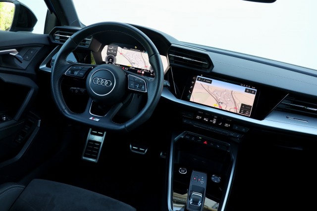 AUDI A3 Sportback 40 TFSIe S-Line - 204 pk **Bang Olufsen / Keyless / Camera, Autobedrijf Ploemen Meerssen BV, Meerssen