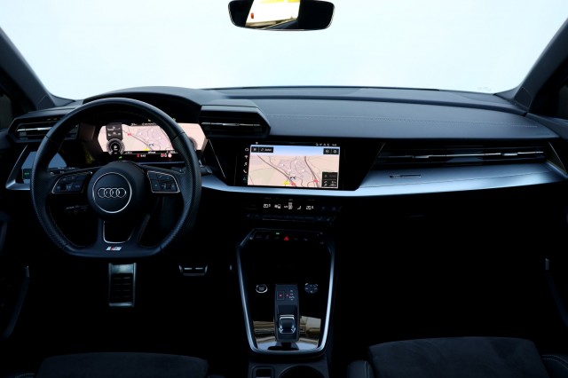 AUDI A3 Sportback 40 TFSIe S-Line - 204 pk **Bang Olufsen / Keyless / Camera, Autobedrijf Ploemen Meerssen BV, Meerssen
