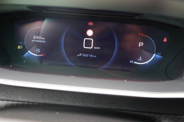 PEUGEOT 208 1.2 PureTech Allure - 101 pk **Camera / Led / Carplay / Navi, Autobedrijf Ploemen Meerssen BV, Meerssen