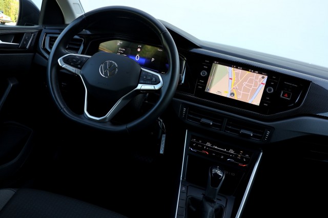 VOLKSWAGEN POLO 1.0 TSI DSG Life Business - 95 pk **Camera / Carplay, Autobedrijf Ploemen Meerssen BV, Meerssen