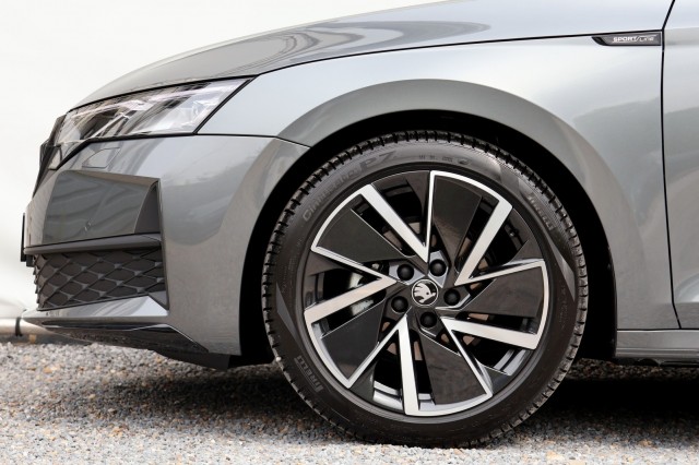 SKODA OCTAVIA Combi 1.5 TSI MHEV Sportline Business - 150 pk , Autobedrijf Ploemen Meerssen BV, Meerssen