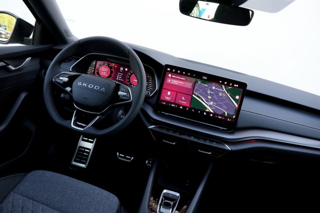 SKODA OCTAVIA Combi 1.5 TSI MHEV Sportline Business - 150 pk , Autobedrijf Ploemen Meerssen BV, Meerssen