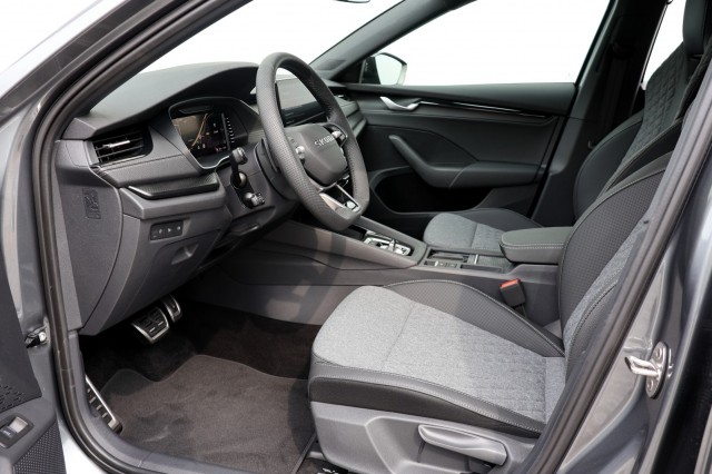 SKODA OCTAVIA Combi 1.5 TSI MHEV Sportline Business - 150 pk , Autobedrijf Ploemen Meerssen BV, Meerssen