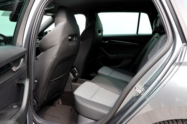 SKODA OCTAVIA Combi 1.5 TSI MHEV Sportline Business - 150 pk , Autobedrijf Ploemen Meerssen BV, Meerssen