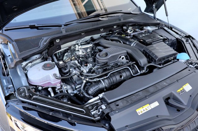 SKODA OCTAVIA Combi 1.5 TSI MHEV Sportline Business - 150 pk , Autobedrijf Ploemen Meerssen BV, Meerssen