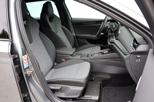 SKODA OCTAVIA Combi 1.5 TSI MHEV Sportline Business - 150 pk , Autobedrijf Ploemen Meerssen BV, Meerssen