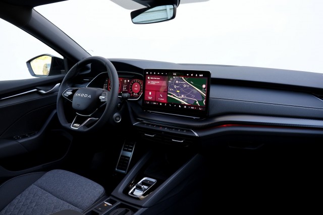 SKODA OCTAVIA Combi 1.5 TSI MHEV Sportline Business - 150 pk , Autobedrijf Ploemen Meerssen BV, Meerssen