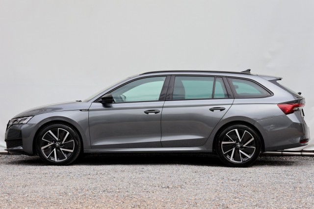 SKODA OCTAVIA Combi 1.5 TSI MHEV Sportline Business - 150 pk , Autobedrijf Ploemen Meerssen BV, Meerssen