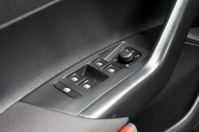 VOLKSWAGEN POLO 1.0 TSI Life Business - 95 pk, Autobedrijf Ploemen Meerssen BV, Meerssen