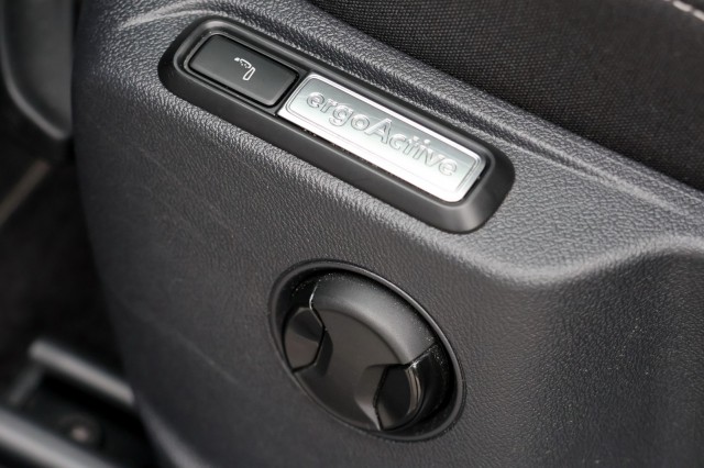 VOLKSWAGEN T-ROC 1.5 TSI DSG R-Line - 150 pk , Autobedrijf Ploemen Meerssen BV, Meerssen