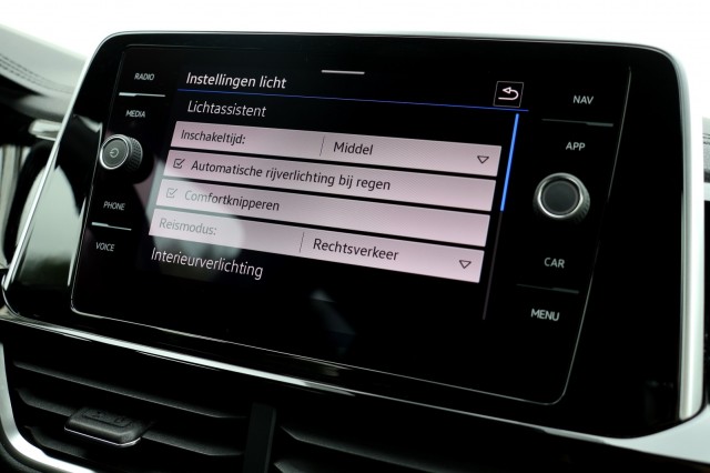 VOLKSWAGEN T-ROC 1.5 TSI DSG R-Line - 150 pk , Autobedrijf Ploemen Meerssen BV, Meerssen