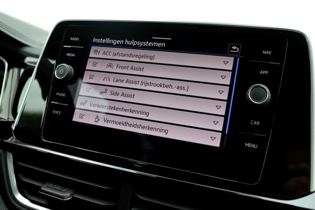 VOLKSWAGEN T-ROC 1.5 TSI DSG R-Line - 150 pk , Autobedrijf Ploemen Meerssen BV, Meerssen