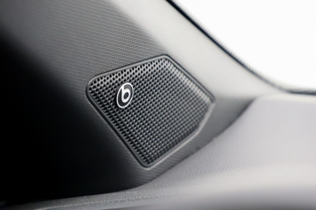 VOLKSWAGEN T-ROC 1.5 TSI DSG R-Line - 150 pk , Autobedrijf Ploemen Meerssen BV, Meerssen