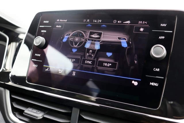 VOLKSWAGEN T-ROC 1.5 TSI DSG R-Line - 150 pk , Autobedrijf Ploemen Meerssen BV, Meerssen