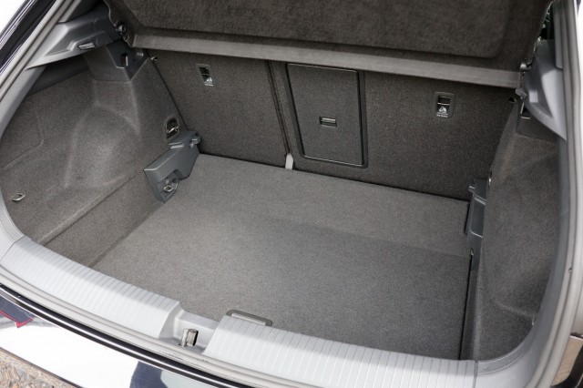 VOLKSWAGEN T-ROC 1.5 TSI DSG R-Line - 150 pk , Autobedrijf Ploemen Meerssen BV, Meerssen