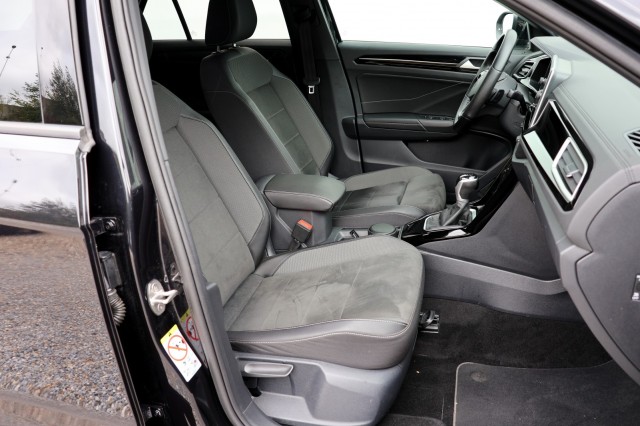 VOLKSWAGEN T-ROC 1.5 TSI DSG R-Line - 150 pk , Autobedrijf Ploemen Meerssen BV, Meerssen