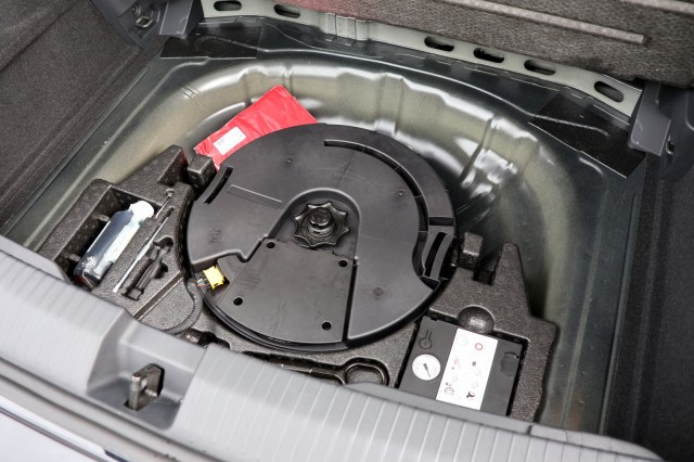 VOLKSWAGEN T-ROC 1.5 TSI DSG R-Line - 150 pk , Autobedrijf Ploemen Meerssen BV, Meerssen