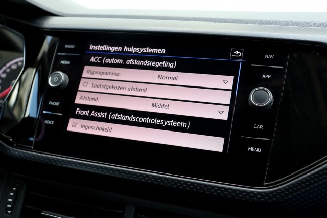 VOLKSWAGEN T-CROSS 1.0 TSI United - 95 pk **Navi / Carplay / Climate / ACC, Autobedrijf Ploemen Meerssen BV, Meerssen