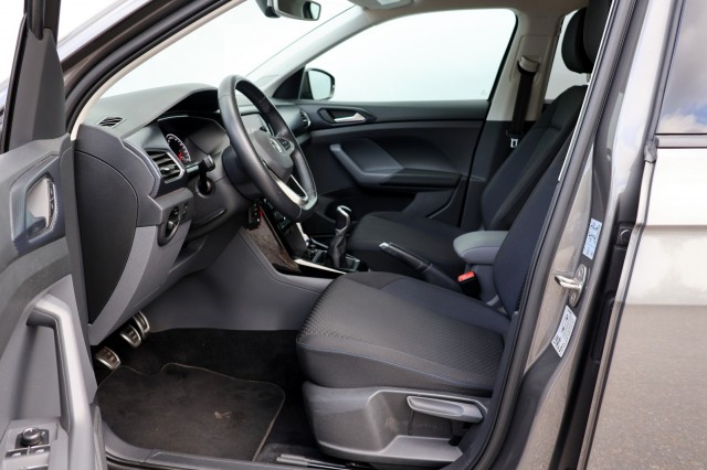 VOLKSWAGEN T-CROSS 1.0 TSI United - 95 pk **Navi / Carplay / Climate / ACC, Autobedrijf Ploemen Meerssen BV, Meerssen