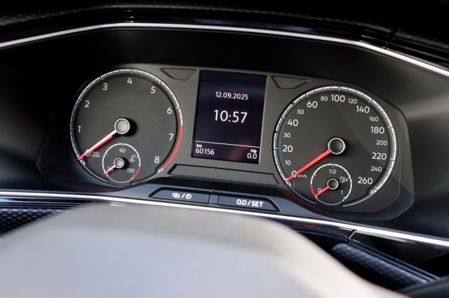 VOLKSWAGEN T-CROSS 1.0 TSI United - 95 pk **Navi / Carplay / Climate / ACC, Autobedrijf Ploemen Meerssen BV, Meerssen