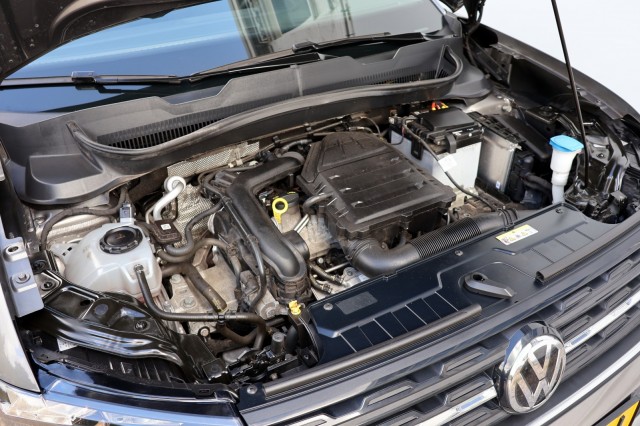 VOLKSWAGEN T-CROSS 1.0 TSI United - 95 pk **Navi / Carplay / Climate / ACC, Autobedrijf Ploemen Meerssen BV, Meerssen