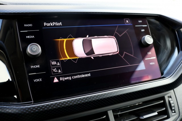 VOLKSWAGEN T-CROSS 1.0 TSI United - 95 pk **Navi / Carplay / Climate / ACC, Autobedrijf Ploemen Meerssen BV, Meerssen