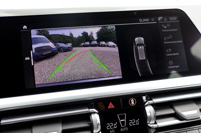 BMW 3-SERIE Touring 318i High Executive M Sport - 156 pk **Trekhaak / Camera, Autobedrijf Ploemen Meerssen BV, Meerssen