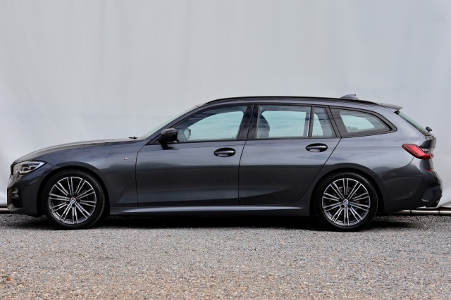 BMW 3-SERIE Touring 318i High Executive M Sport - 156 pk **Trekhaak / Camera, Autobedrijf Ploemen Meerssen BV, Meerssen