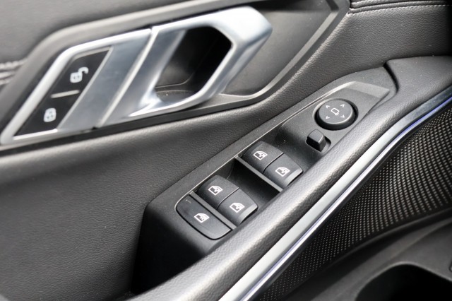 BMW 3-SERIE Touring 318i High Executive M Sport - 156 pk **Trekhaak / Camera, Autobedrijf Ploemen Meerssen BV, Meerssen