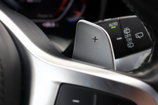 BMW 3-SERIE Touring 318i High Executive M Sport - 156 pk **Trekhaak / Camera, Autobedrijf Ploemen Meerssen BV, Meerssen